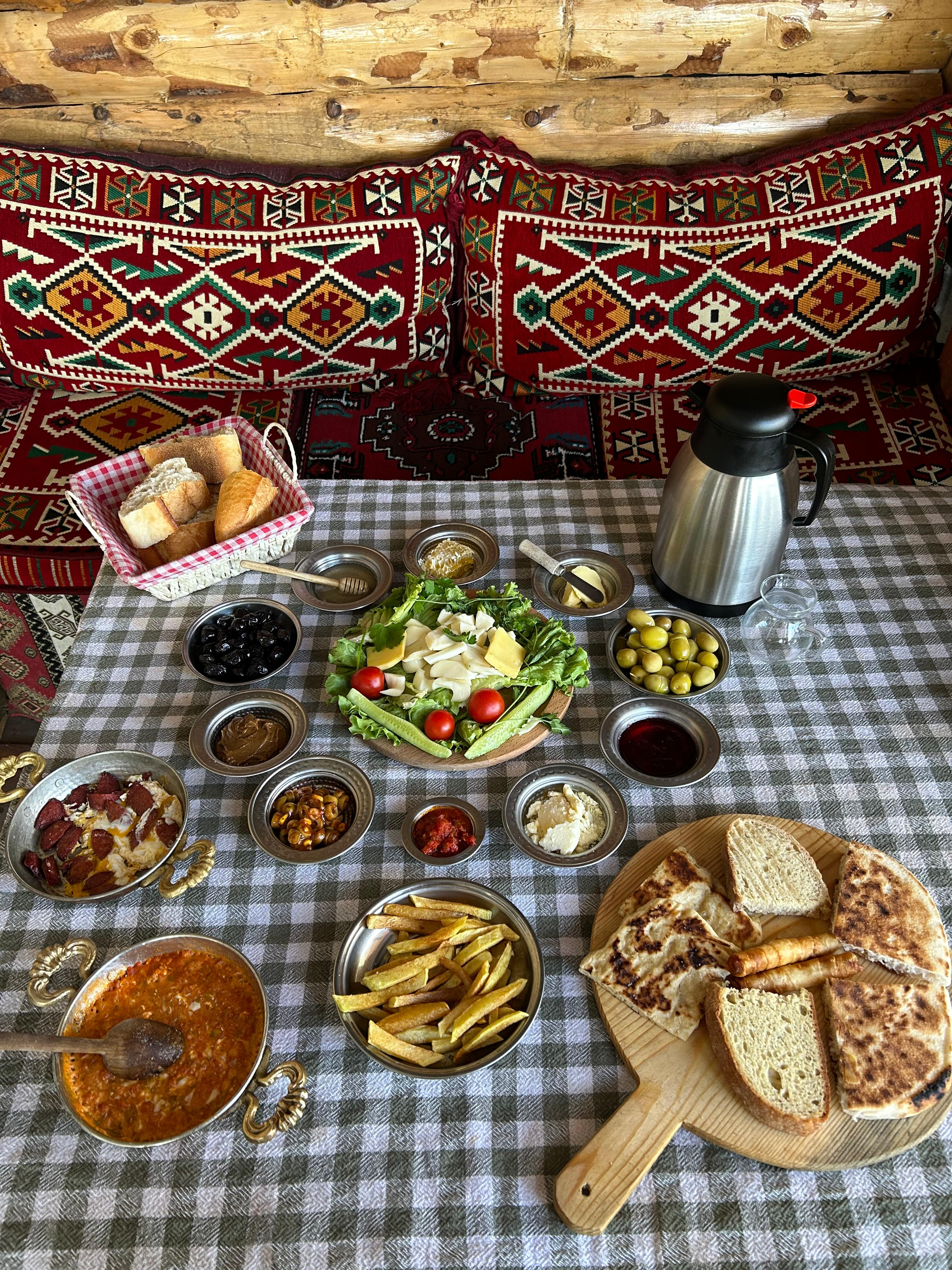 Serpme kahvaltı